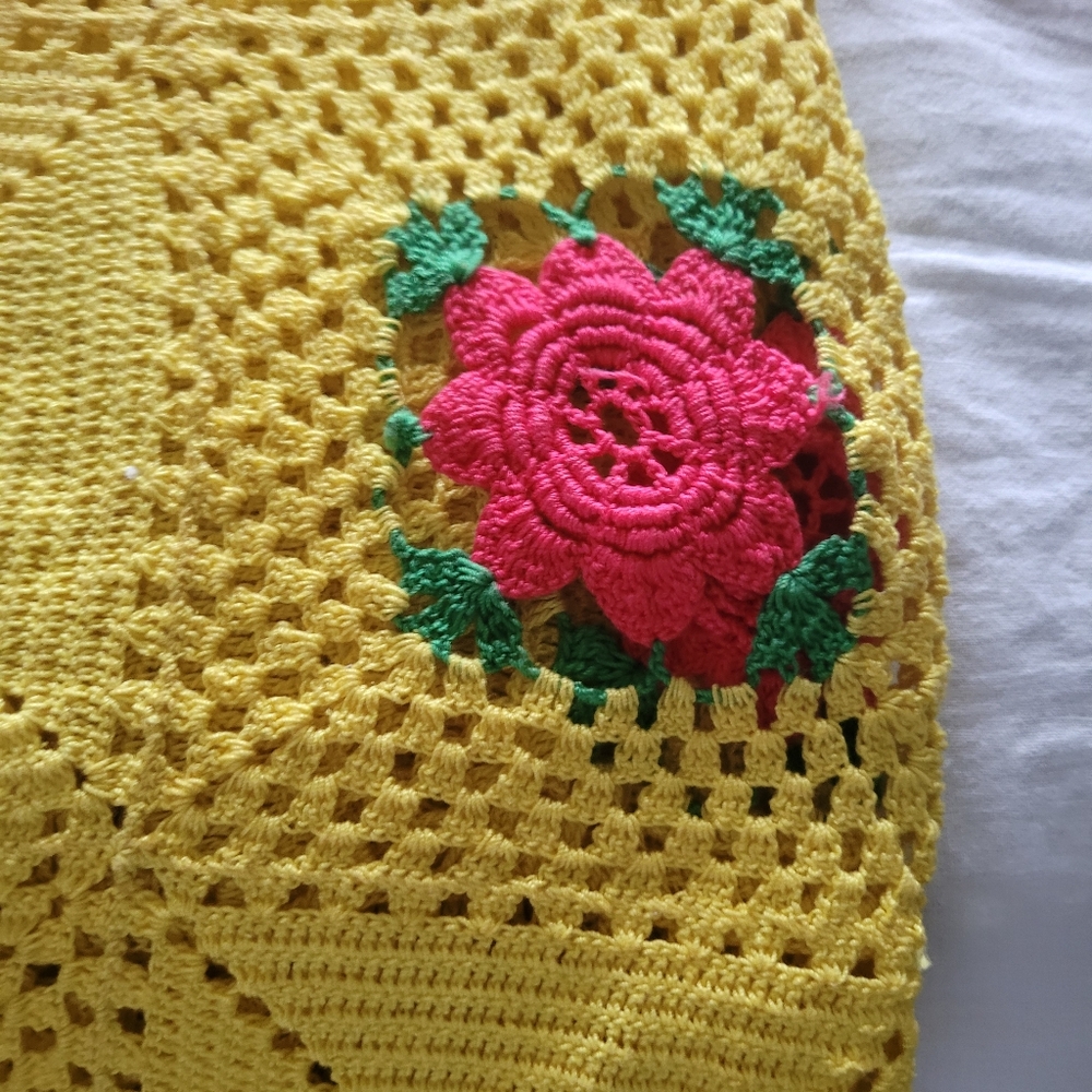 Vintage Yellow Crochet Throw Blanket with 3D Floral Design - Picture 13 of 16